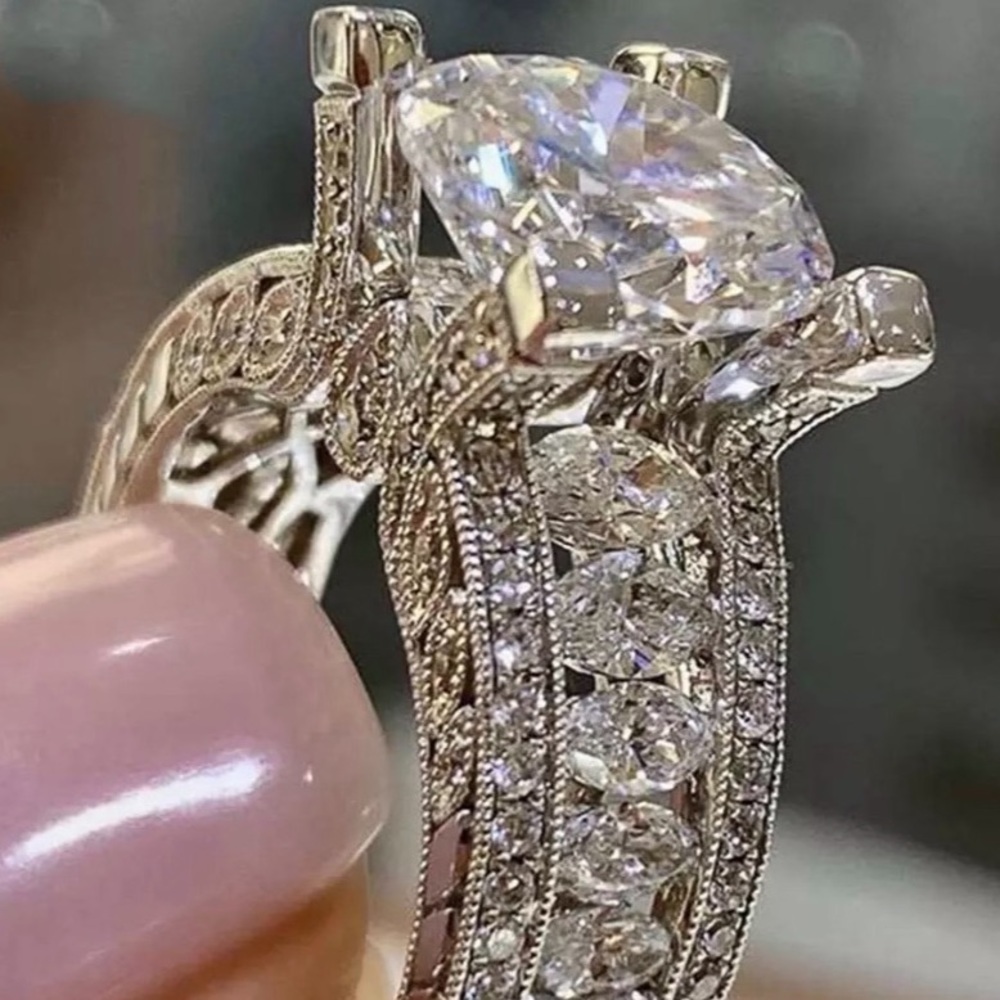 STERLING SILVER DIAMOND RING - Picture 3 of 9